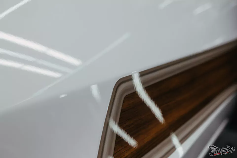 Так не должно быть! Заново разработали дизайн наклеек для Jeep Grand Wagoneer и забронировали кузов полиуретаном